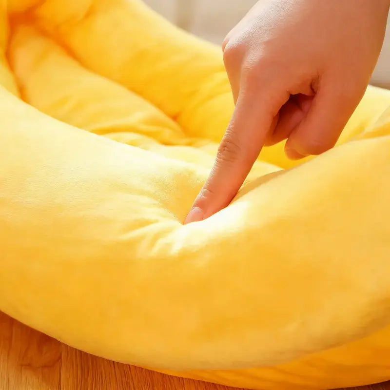 Cozy Up Your Furry Friend with the Banana Boat Detachable Pet Bed - Perfect for Small to Medium Cats and Dogs! 🐾🛏️✨